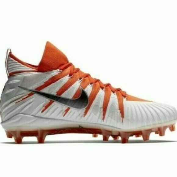 size 10.5 football cleats